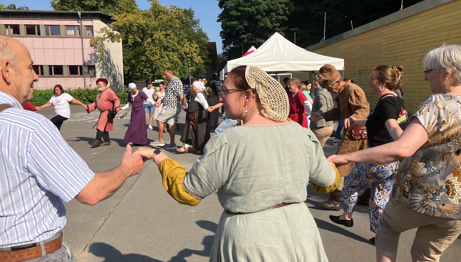 Alles tanzt mit! Alles tanzt mit!